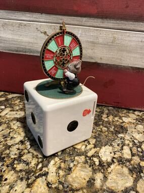 Enesco Mice 'n' Dice Casino Wheel Of Fortune "Luck Be A Lady" Music Box